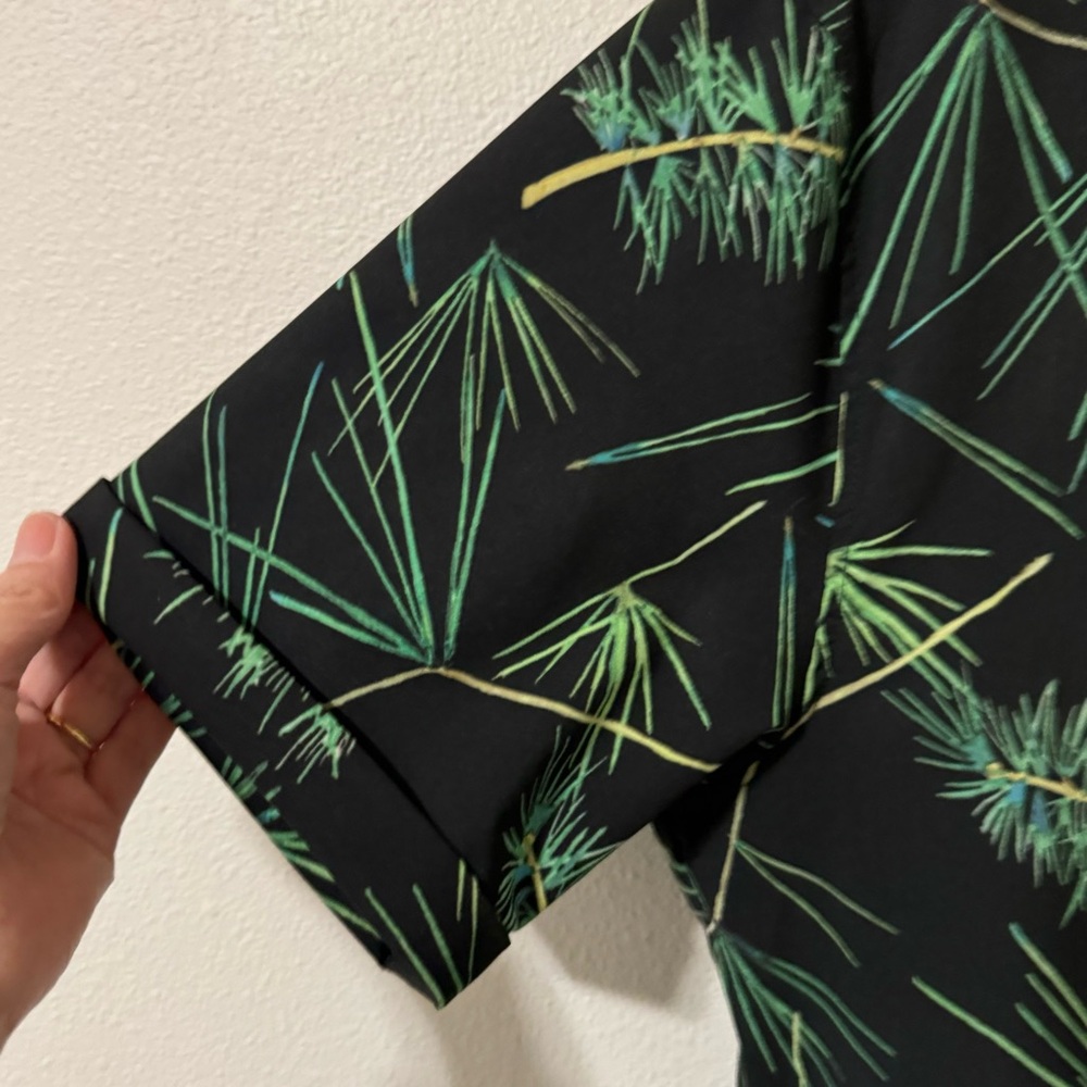 Helly Hansen Oya Short Sleeve Button Shirt Ebony Black Green Pine Tree Print-M - Picture 6 of 9